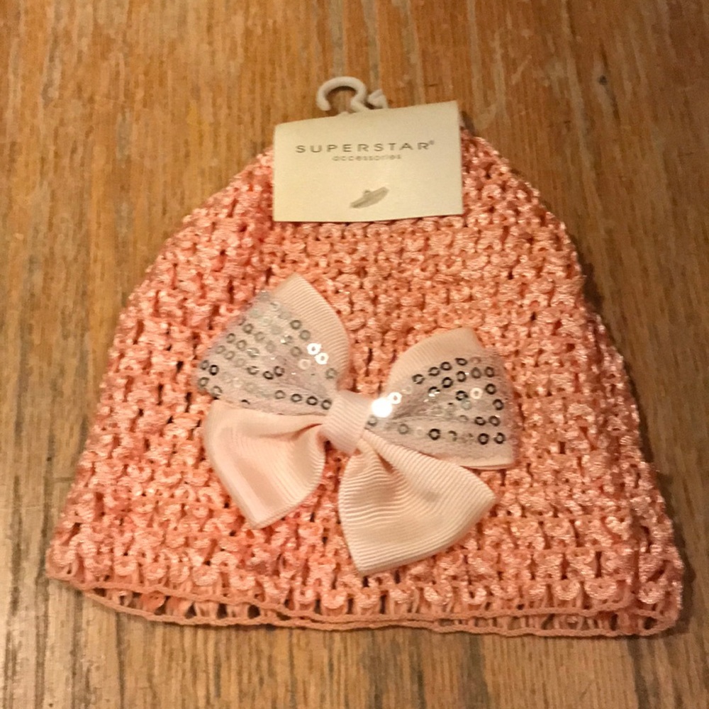 New- Baby hat in pink with bow